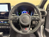 ステアリングスイッチ搭載!手を離さずに手元のスイッチでさまざまな操作が可能。運転中、視線をそらさなくても操作ができて安全です!