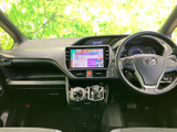 広々とした室内空間が魅力。ドライバー席からの視界も広く、運転に集中できます。座り心地の良いシートもおすすめです。