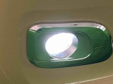 メッキベゼル付きLEDフォグランプ LEDの明るい光が霧の発生や悪天候時に視界確保をサポートします!