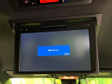 【フリップダウンモニター】大画面モニターで後席でもエンタメをお楽しみいただけます。小さなお子様にも大人気の装備です♪