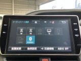 ラジオやテレビ、Bluetoothなど複数のオーディオソースを画面上で選べます。使いたい音源を見つけやすく、表示に沿って切り替えられるわかりやすい構成です。
