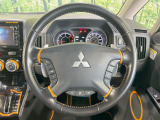【純正革巻きステアリング】上質な革を使用することで、手にしっかり馴染みとても運転しやすいハンドルです♪