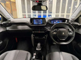 プジョー/シトロエンの正規ディーラーですので納車前の整備、点検はもちろんの事、保証も充実しております。