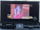 停車中には、地上デジタルTVをお楽しみいただけます。長距離移動や充電待ちの時間も、充実した時間へ。移動中のエンターテイメントに。