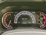 視認性の高いメーター類は、運転に必要な情報を一目で確認できます。運転に集中できる、シンプルで分かりやすいデザインです。