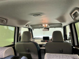 車内は明るくて見通しが良く、初めての方でも運転しやすい印象です。