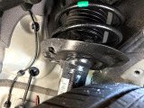 お車を安心してお乗りいただく為には、足回りの定期点検が欠かせません。サービスサポート(有償保証)では無料点検もご提供しており、安心のカーライフをお過ごしいただけるサポート体制が整っています。