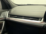 BMWを熟知したメカニックによる100項目の点検・整備を行います。不具合箇所、交換時期に達している部品に関しましては、全て当社負担で交換してからのご納車となります。