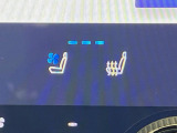 【シートヒーター&ベンチレーション】夏場は涼しい風でお尻や背中の熱やムレを防ぎ、冬はエアコンよりも早く温まってポカポカに!季節を問わず快適に過ごせます。