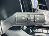 【オートライト(AUTO)】外の明るさをシステムが感知して、自動でヘッドライトが点灯します。ヘッドライトをつけ忘れを防ぐ便利機能です。
