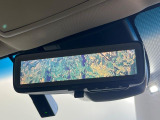 【デジタルインナーミラー】後席の大きな荷物や同乗者で後方が確認しづらい時でも安心!カメラが撮影した車両後方の映像をルームミラー内に表示。クリアな視界で状況の確認が可能です!