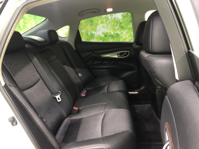 日産 フーガハイブリッド 3.5 の中古車詳細 (88,200km, ブリリアント