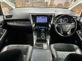 大阪府四条畷市にミニバン車を『お値打ち価格』で展示している良質中古車専門店です。全車、事故歴修復歴なしの車両限定で取り扱い!。関西地域で最もお得な価格かつ最良質車をご提供できるよう努めております。