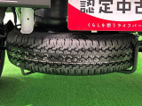 様々な現場で活躍するため,もしもの時の為にスペアタイヤが荷台下に収納されています