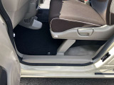 入庫した車両は美装斑がクリーニング☆専用洗剤や機械を使います。 安い!!でも綺麗をモットーに内外装ともに魂を込めて仕上げています