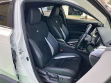 自社整備工場併設! 納車整備からアフターフォローまでお任せください。 車検や定期点検、オイル交換はもちろん、ナビやドラレコ、バックカメラ、ETC等の取り付けも当店にお任せください。