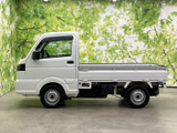 洗練された横姿に、キャビンと荷台のすっきりしたまとまりが感じられます。フラットな荷台側面は積み降ろしのイメージもつかみやすく、日々の仕事や荷物運びに活躍する一台です。