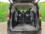 普段のお買い物や通勤、送迎等に十分な荷室スペースを確保しております。セカンドシートを倒すと、大きな荷物の積載も可能です♪