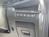 様々な安全装備がお客様の運転をサポートしてくれます。