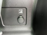 荷室にも便利なアクセサリーソケットがあります。