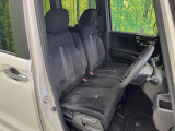 運転席まわりには十分なスペースがあり、大柄な方でもゆったり運転していただける環境です。