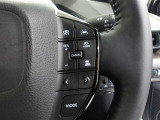 ステアリング右のスイッチにクルーズコントロール機能付き★高速走行時に前車との距離を保ちながら、一定速度での自動走行が可能です!