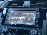 ラジオやBluetooth Audio、SDなど複数の音源が選べ、画面上の表示も見やすい仕様です。お好みの音楽や情報を車内で楽しめ、日々の移動時間を快適に過ごすのに役立ちます。