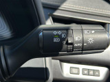 【オートライト(AUTO)】外の明るさをシステムが感知して、自動でヘッドライトが点灯します。ヘッドライトをつけ忘れを防ぐ便利機能です。