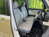 運転席シート廻りは使用感も少なく、良好な状態となっています。丁寧に使われていたことがよくわかりますね。