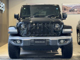 伝統のセブンスロットルグリルが一目でJeepと分かります。
