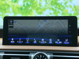 使いやすいインターフェースが特徴のナビ・オーディオシステムです。シンプルに操作でき、快適なドライブをサポートします。豊富な機能で、車内時間をより楽しく演出します。