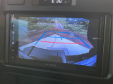【バックカメラ】駐車時に後方がリアルタイム映像で確認できます。大型商業施設や立体駐車場での駐車時や、夜間のバック時に大活躍!運転スキルに関わらず、今や必須となった装備のひとつです!