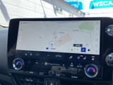 見やすい地図画面で、目的地へのナビゲーションをサポートします。運転に集中しながら、スムーズな移動が可能です。