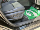 パワーシート搭載。微妙な調整が手軽にでき、ぴったりのポジションで運転することが可能です。