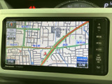 鮮明な地図表示で、スムーズなナビゲーションをサポートします。現在地や目的地を正確に把握し、安全運転を後押しします。