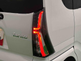 精悍なカスタム専用デザインのLEDリヤコンビネーションランプ(LEDストップランプ)で省電力・長寿命化を実現。