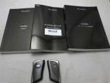 取説・メンテナンスノート・スマートキーの3点セットです。