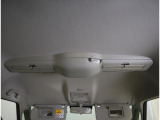 天井にはスリムサーキュレーター装備☆空気を循環してくれるので後席も快適に過ごして頂けます。