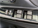 運転席パワーウインドウマスタースイッチです。車内の換気も運転席から簡単に行えます。ロック機能もついているので子供がイタズラして窓を開けるという事も防止できますよ。
