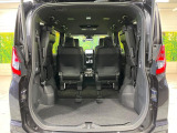 普段のお買い物や通勤、送迎等に十分な荷室スペースを確保しております。セカンドシートを倒すと、大きな荷物の積載も可能です♪