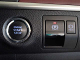 電動パーキングブレーキ・ブレーキホールドを装備してます。ホールド機能は信号待ちが多い一般道で疲労軽減になり、大好評です!