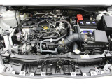 エンジンルームの樹脂部分は丁寧に磨いてツヤをだしています。当社の中古車のエンジンルームクリーニングはとても自信があります★
