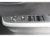 運転席窓操作部です。一括して操作ができ大変便利ですね。