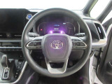 ステアリングから手を離さず、運転に集中したままオーディオ等の操作や安全装置の設定などが行えます。