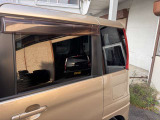 後ろの席はプライバシーガラスになっています♪スモークフィルムも納車にあわせて施工出来ます!