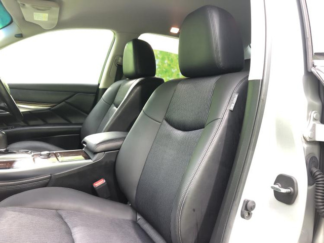 日産 フーガハイブリッド 3.5 の中古車詳細 (88,200km, ブリリアント