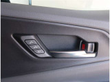 【シートメモリースイッチ】最大2名までシートメモリーができるので、一々シートを合わせなくても、スイッチ1つでドライバーズポジションに合わせられます。