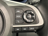 エコ走行モードへの切り替えが可能なステアリングスイッチに加え、高速道路を快適に走行できる全車速追従機能付ACC(アダプティブクル-ズコントロ-ル)スイッチが付いています(^^♪