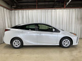 【中古車ハイブリッド保証】ハイブリッド機構を無償で保証します。保証期間は、初度登録年月から10年目まで、またはロングラン保証が終わってから3年間。ただし累計走行距離が20万km以内です。