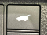 【パワーバックドア】スマートキーや運転席のボタンを押すだけでリアゲートが自動で開閉します!荷物を持っている時や、高い位置にあるバックドアを閉める際に便利な機能です♪